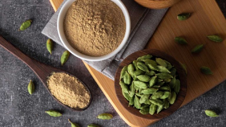 How does small cardamom reduce stress?