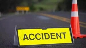 Accident in Bhilai: भिलाई में बाइक से गिरे दंपती, पत्नी के सिर के ऊपर से गुजरा ट्रक