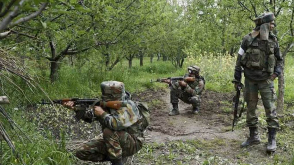 CG Naxal Encounter: छत्तीसगढ़ में कुख्यात नक्सली हिड़मा की बटालियन से मुठभेड़, अब तक 3 को मार गिराया, गोलीबारी जारी