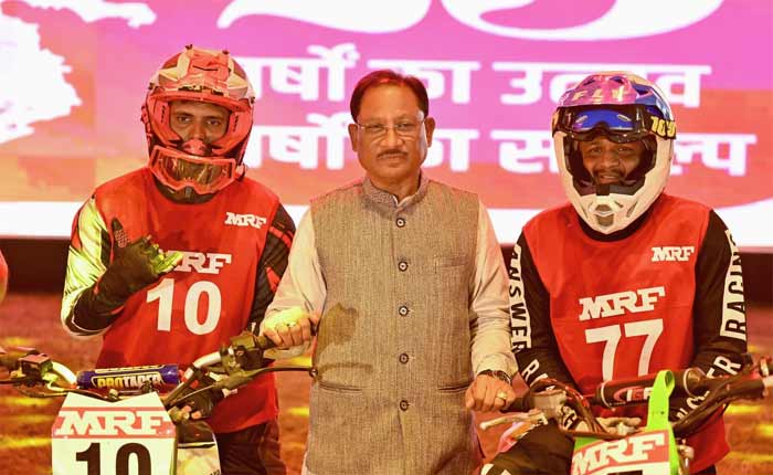 राष्ट्रीय सुपरक्रॉस बाइक रेसिंग चैंपियनशिप-2025 का रोमांच रायपुर में: मुख्यमंत्री विष्णु देव साय ने बढ़ाया युवाओं का हौसला